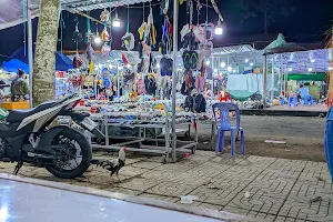 Tra Vinh Night Market image