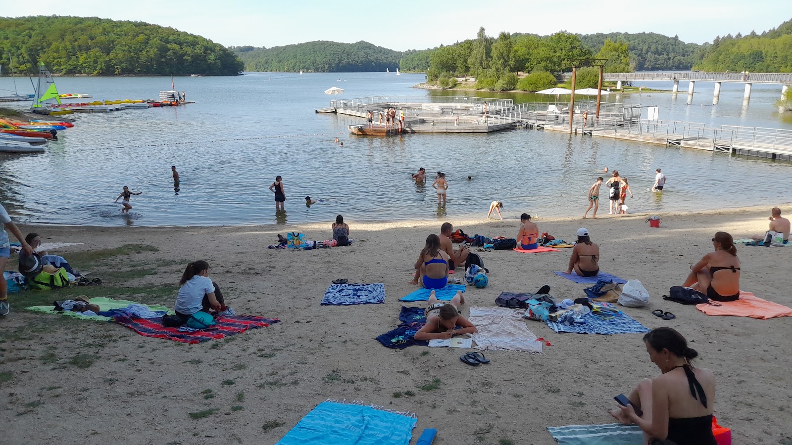 Plage du Puech des Ouilhes'in fotoğrafı - rahatlamayı sevenler arasında popüler bir yer