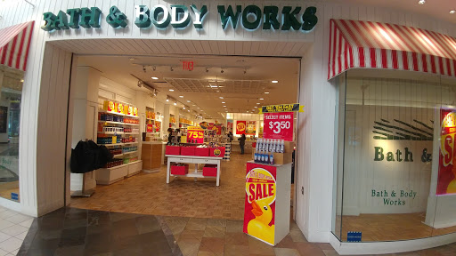 Bath & Body Works, 8280 On the Mall, Buena Park, CA 90620, USA, 