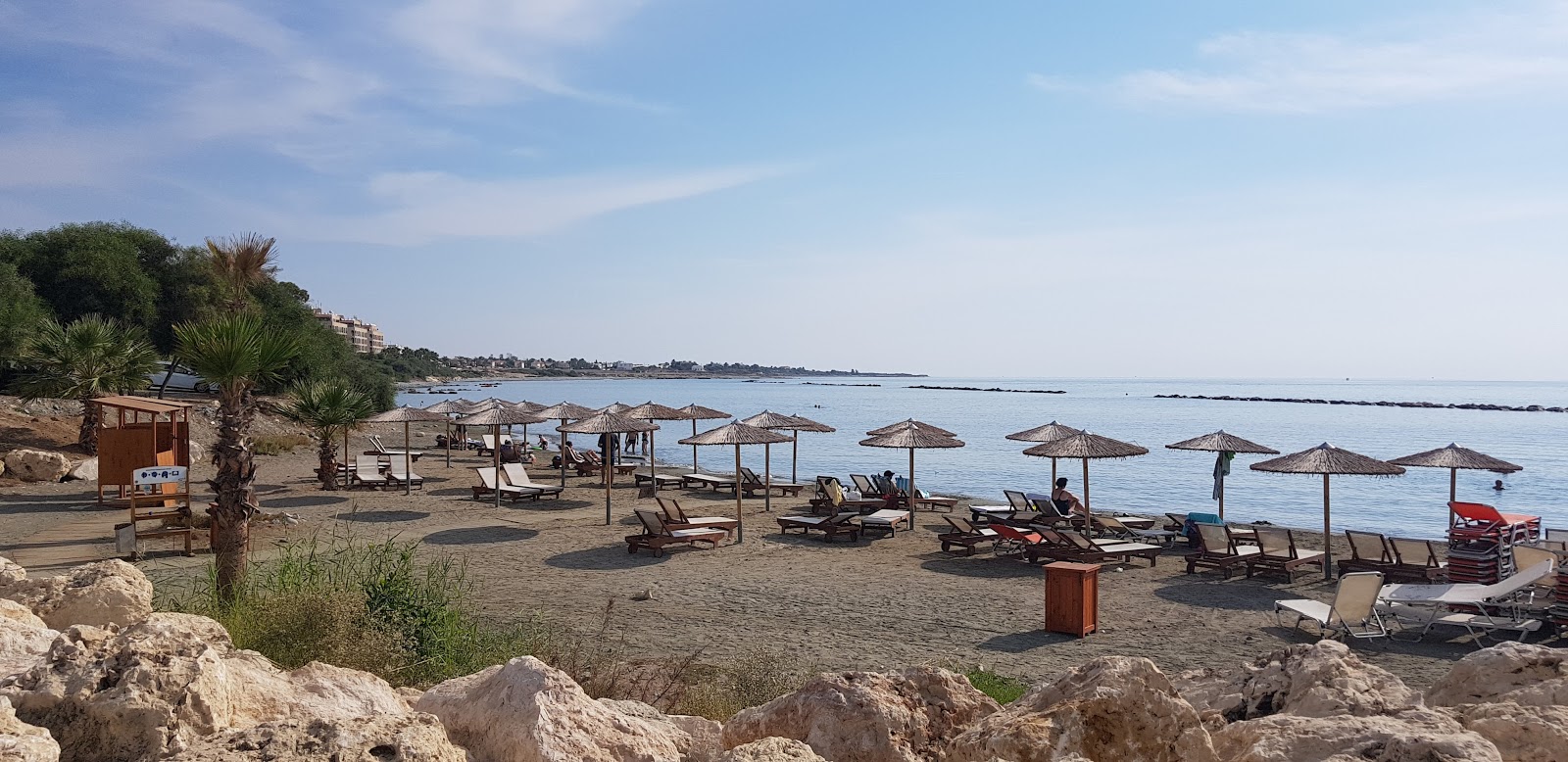 Photo de Zygi beach avec moyenne baie
