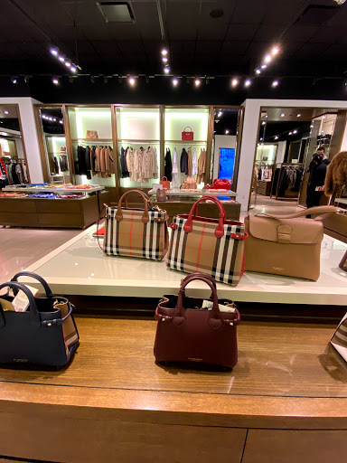 Clothing Store «Burberry Outlet», reviews and photos, 5220 Fashion Outlets Way, Rosemont, IL 60018, USA