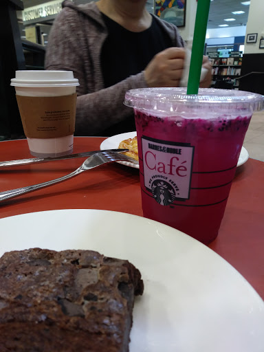 Book Store «Barnes & Noble», reviews and photos, 1076 Post Rd E, Westport, CT 06880, USA