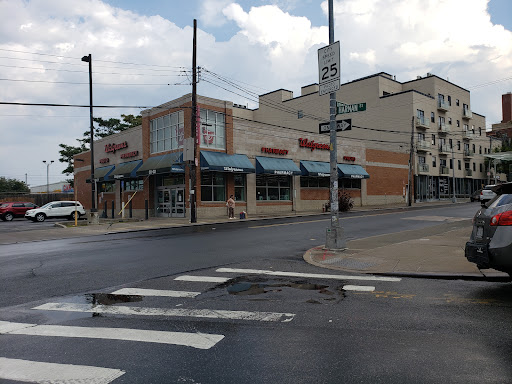 Drug Store «Walgreens», reviews and photos, 58-02 Metropolitan Ave, Ridgewood, NY 11385, USA