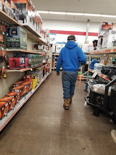 Home Improvement Store «Tractor Supply Co.», reviews and photos, 471 E Main St STE 3, Gouverneur, NY 13642, USA
