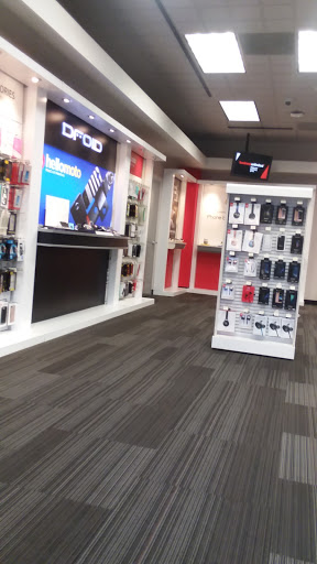 Cell Phone Store «Verizon», reviews and photos, 1020 Cozzens Ln, North Brunswick Township, NJ 08902, USA