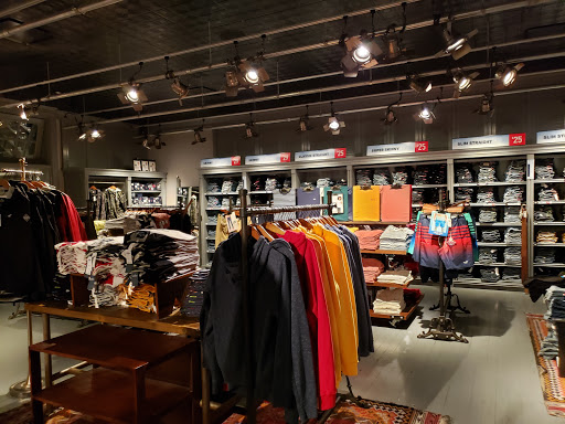 Clothing Store «Hollister Co.», reviews and photos, 4200 Conroy Rd #122, Orlando, FL 32839, USA