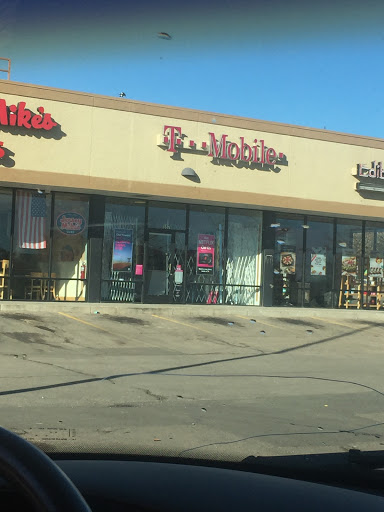 Cell Phone Store «T-Mobile», reviews and photos, 557 S 8th St, Colorado Springs, CO 80905, USA