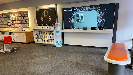 Cell Phone Store «AT&T», reviews and photos, 2020 W Brandon Blvd, Brandon, FL 33511, USA