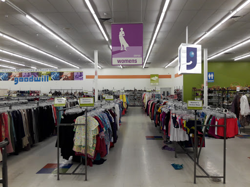Thrift Store «75th & Thomas Goodwill Retail Store, Donation Center & Career Center», reviews and photos, 2929 N. 75th Ave, Phoenix, AZ 85033, USA