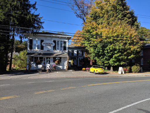 Grocery Store «Riverton General Store», reviews and photos, 2 Main St, Barkhamsted, CT 06063, USA