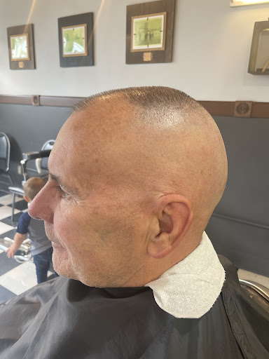 Barber Shop «Big 4 Barbershop», reviews and photos, 500 E Court Ave, Jeffersonville, IN 47130, USA