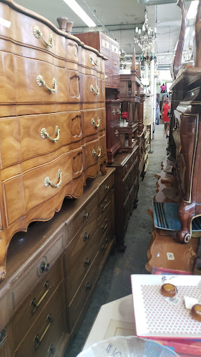 Thrift Store «Bnai Tzedukah Thrift Store», reviews and photos, 203 Sheridan Blvd, Inwood, NY 11096, USA