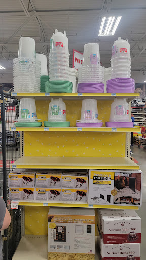 Home Improvement Store «Tractor Supply Co.», reviews and photos, 2000 N 1st St, Dixon, CA 95620, USA