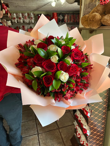 Florist «Floreria Mexico», reviews and photos, 14 N Union St, Aurora, IL 60505, USA