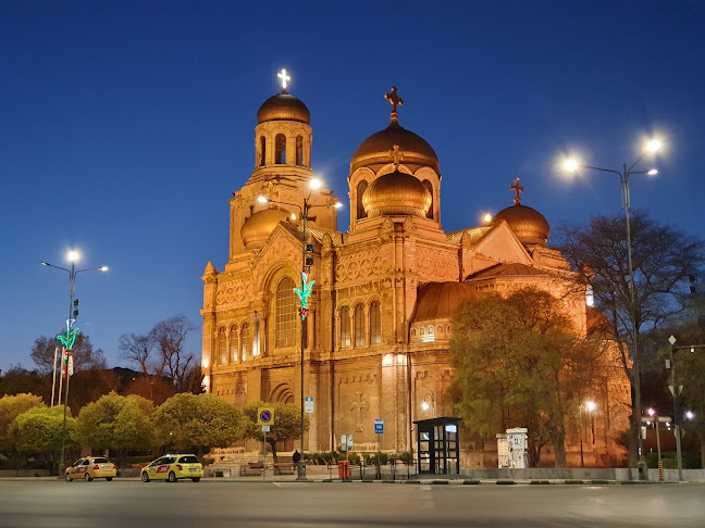 Православен Катедрален храм „Успение Богородично“ - църква