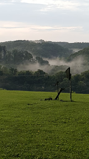 Lodge «The Farmhouse Inn», reviews and photos, 108 W Swan St, Centerville, TN 37033, USA