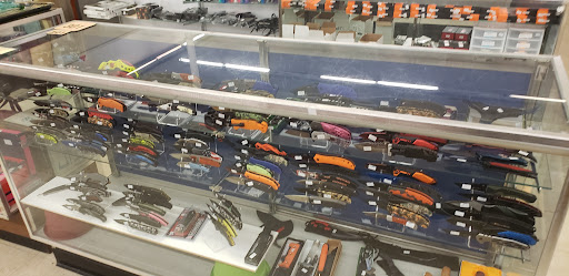 Flea Market «Traderbakers Flea Market», reviews and photos, 2080 Burton Ln, Martinsville, IN 46151, USA