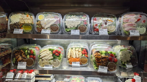 Grocery Store «Beverly Hills Market & Deli», reviews and photos, 303 N Crescent Dr, Beverly Hills, CA 90210, USA