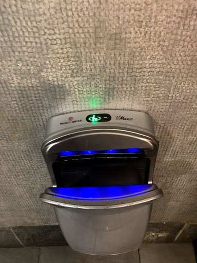 Movie Theater «Bow Tie Cinemas Movieland at Boulevard Square», reviews and photos, 1301 N Boulevard, Richmond, VA 23230, USA