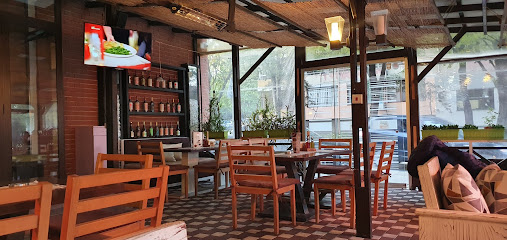 Дежа Вю Пица & Ресторант - ul. Pirot 1, 5804 Pleven Center, Pleven, Bulgaria