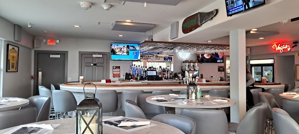 Lulabell’s Dockside 53120