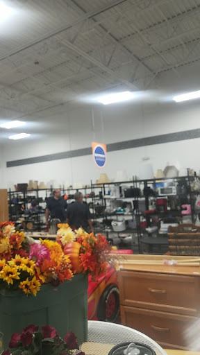 Thrift Store «Pebble Creek Goodwill Retail Store & Donation Center», reviews and photos, 15433 W McDowell Rd, Goodyear, AZ 85395, USA