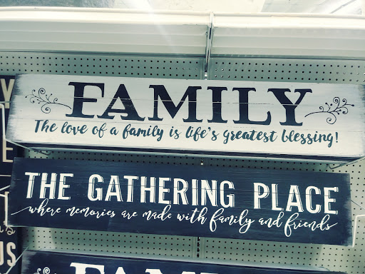 Home Goods Store «Trees n Trends - Bowling Green, KY», reviews and photos, 1555 Campbell Ln, Bowling Green, KY 42104, USA