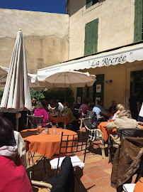 Atmosphère du Restaurant de spécialités provençales La récréation à Lourmarin - n°8