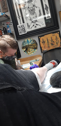 Tattoo Shop «Coastline Tattoo Studio - Provincetown», reviews and photos, 290A Commercial St, Provincetown, MA 02657, USA