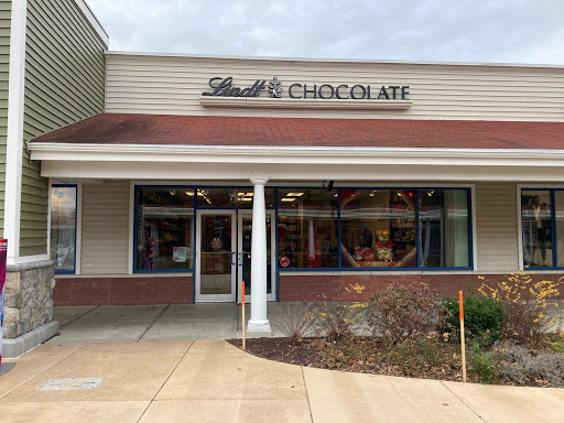 Chocolate Shop «Lindt Factory Outlet (Wrentham Village)», reviews and photos, 1 Outlet Blvd, Wrentham, MA 02093, USA