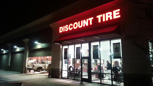Tire Shop «Discount Tire Store - Brighton, MI», reviews and photos, 6850 Whitmore Lake Rd, Brighton, MI 48116, USA