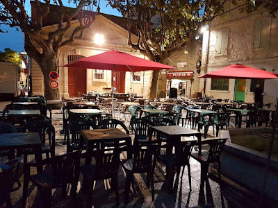 Pub 16 à Aramon