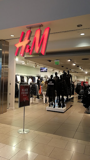 Clothing Store «H&M», reviews and photos, 400 S Baldwin Ave, Arcadia, CA 91007, USA