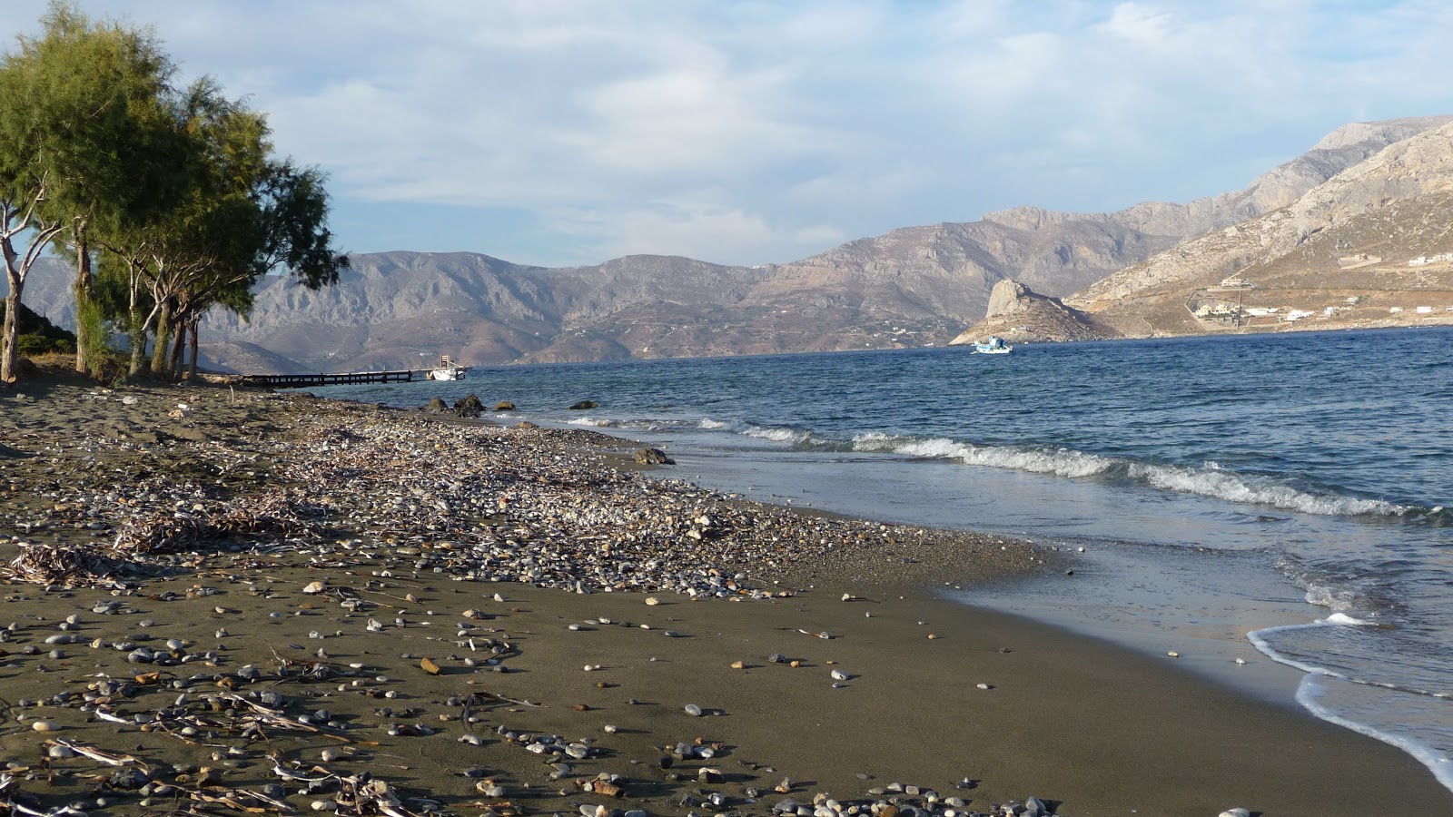 Paralia Telendou II'in fotoğrafı mavi saf su yüzey ile