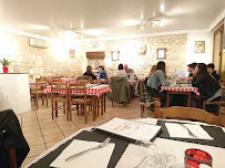 Atmosphère du Restaurant italien La Dolce Vita Restaurant/Pizzeria et son distributeur 24h/24 à Saint-Georges-d'Oléron - n°5