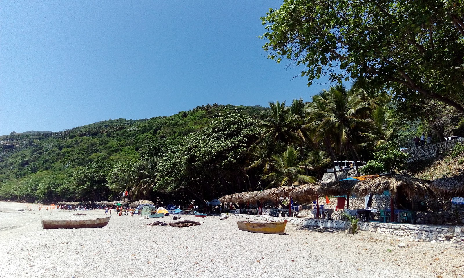 Foto de Bahoruco beach con bahía mediana