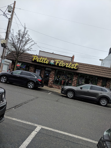 Florist «Petite Florist Bellmore Florist», reviews and photos, 2701 Pettit Ave, Bellmore, NY 11710, USA