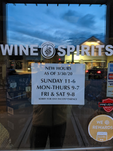 Liquor Store «BERRY FARMS WINE & SPIRITS», reviews and photos, 4000 Hughes Crossing #160, Franklin, TN 37064, USA