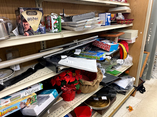 Thrift Store «Valley Thrift Store», reviews and photos, 1717 Woodman Dr, Kettering, OH 45420, USA