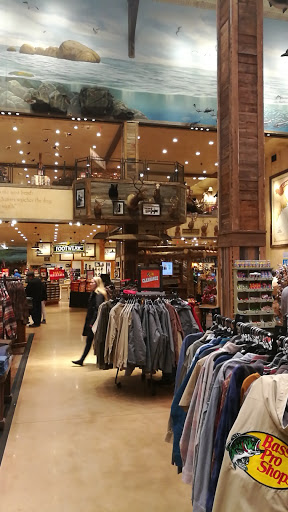 Sporting Goods Store «Bass Pro Shops», reviews and photos, 1 Bass Pro Dr, Bridgeport, CT 06608, USA