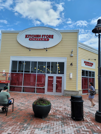 Clothing Store «AEO Factory Store», reviews and photos, 35 Main St, Freeport, ME 04032, USA