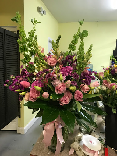 Florist «Flowers By Pouparina», reviews and photos, 7701 W 26th Ave #7, Hialeah, FL 33016, USA