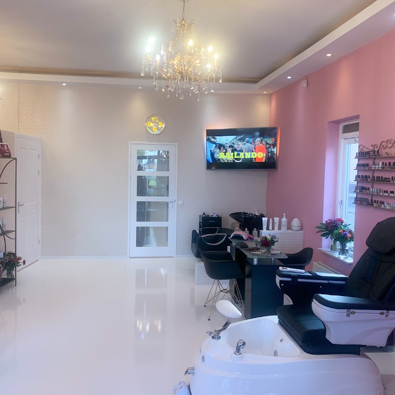 Banu Salon