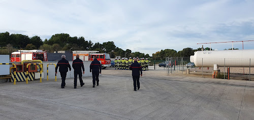 Centre de formation Centre de Formation Départemental (CFD) des Sapeurs-Pompiers des Bouches du Rhône Velaux