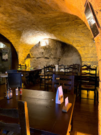 Atmosphère du Restaurant La cave des saveurs à Roquefort-sur-Soulzon - n°5