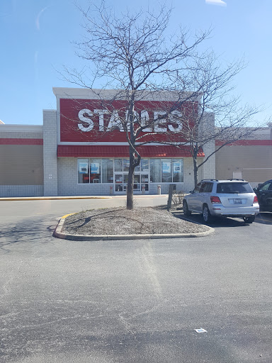 Office Supply Store «Staples», reviews and photos, 7000 Forest Preserve Dr, Norridge, IL 60706, USA