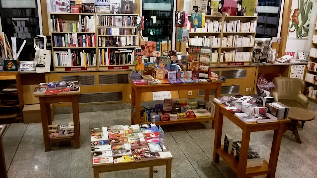 Értékelések erről a helyről: Latitudes Könyvesbolt Librairie, Budapest - Könyvesbolt