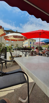 Atmosphère du Cafe Du Midi à La Roque-d'Anthéron - n°8