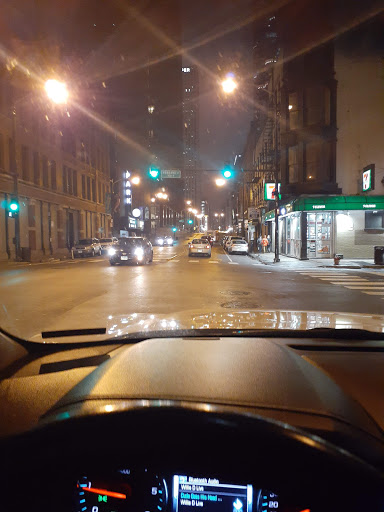 Cigar Shop «HUBBARD & STATE CIGAR SHOP», reviews and photos, 6 W Hubbard St, Chicago, IL 60610, USA