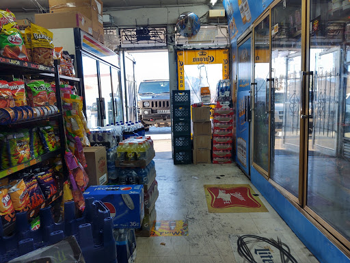 Liquor Store «R J Liquors», reviews and photos, 5897 W Indian School Rd, Phoenix, AZ 85031, USA